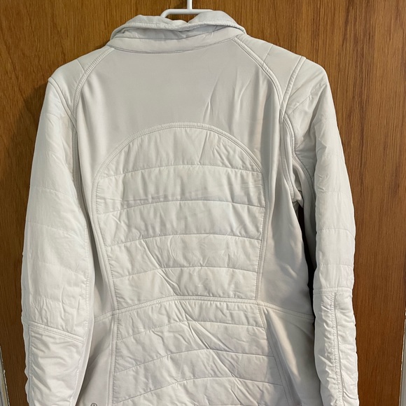 White Lululemon jacket in excellent condition - Picture 2 of 3